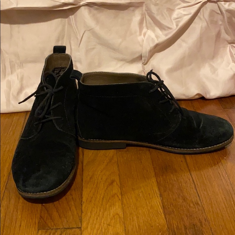 Size 10 White Mountain Suede Ankle Boots